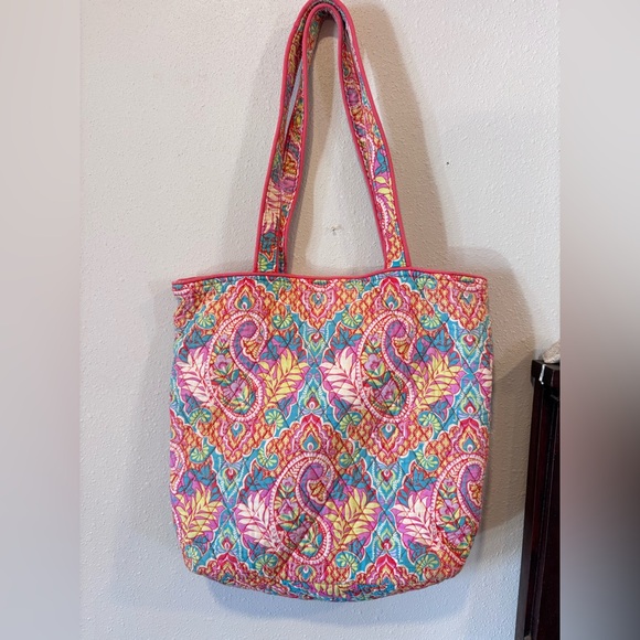 Vera Bradley Handbags - Vera Bradley Original Tote bag in the "Paisley in Paradise"